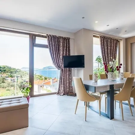 Endless Blue Luxury Apartment